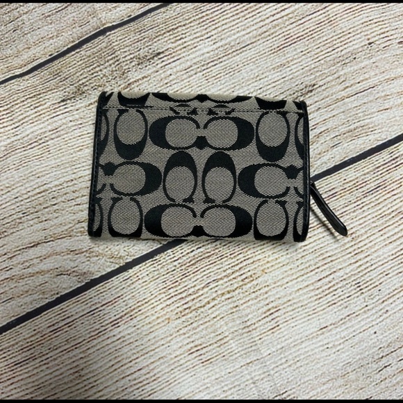 Coach wallet - Picture 2 of 6